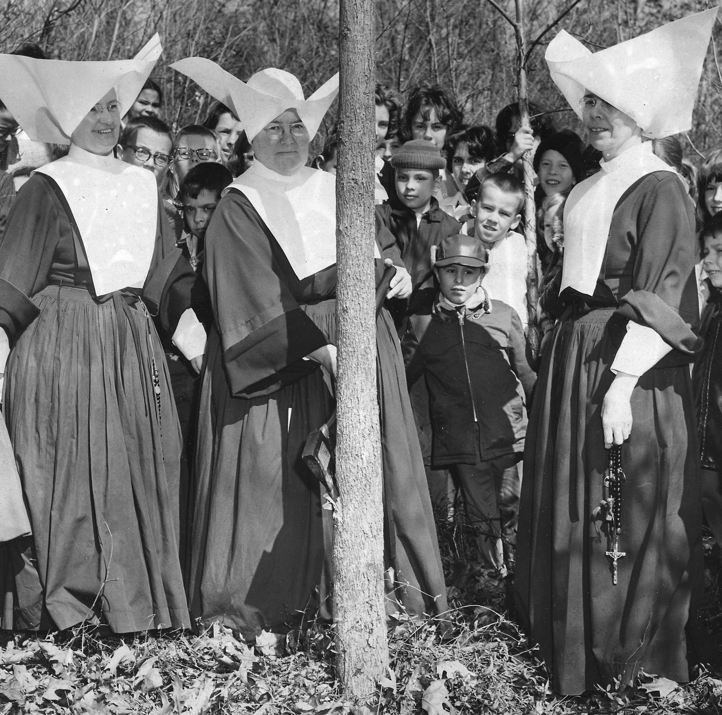 03071963 holy cross nuns.jpg